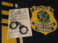 PRF prende homem com mandado de prisão em aberto, em  Itatiaiuçu (MG)