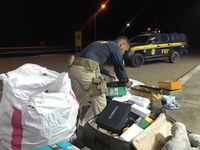 PRF frustra furto a veículo dos Correios e recupera carga, em Francisco Sá (MG)