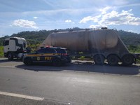 PRF recupera veículo furtado, em Sabará (MG)