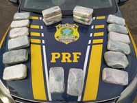 PRF apreende pasta base de cocaína avaliada em mais de R$ 2,5 milhões em Araxá (MG)