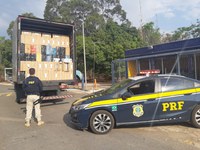 PRF apreende 450 mil maços de cigarro contrabandeado em Três Marias(MG)