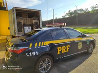 PRF recupera veículo e carga de eletrônicos furtados e prende condutor em flagrante em Itatiaiuçu (MG)
