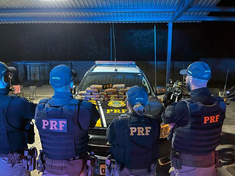 PRF apreende 16 kg de maconha, em Santarém/PA