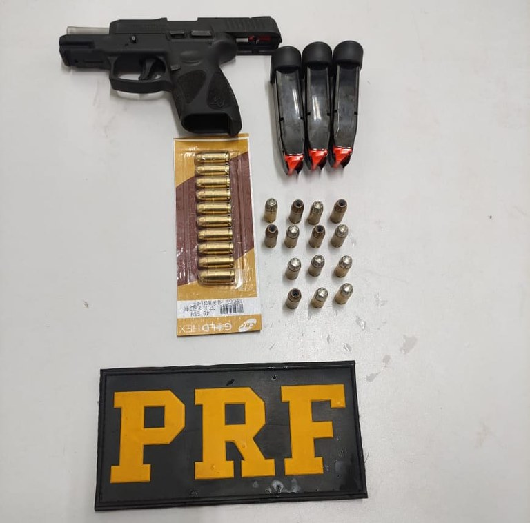 PRF apreende arma de fogo e munições, em Santarém/PA