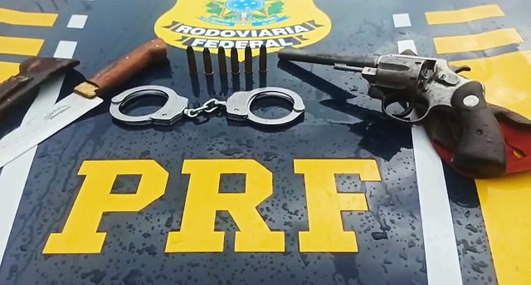 PRF apreende arma de fogo e prende homem por embriaguez ao volante, em Novo Progresso/PA