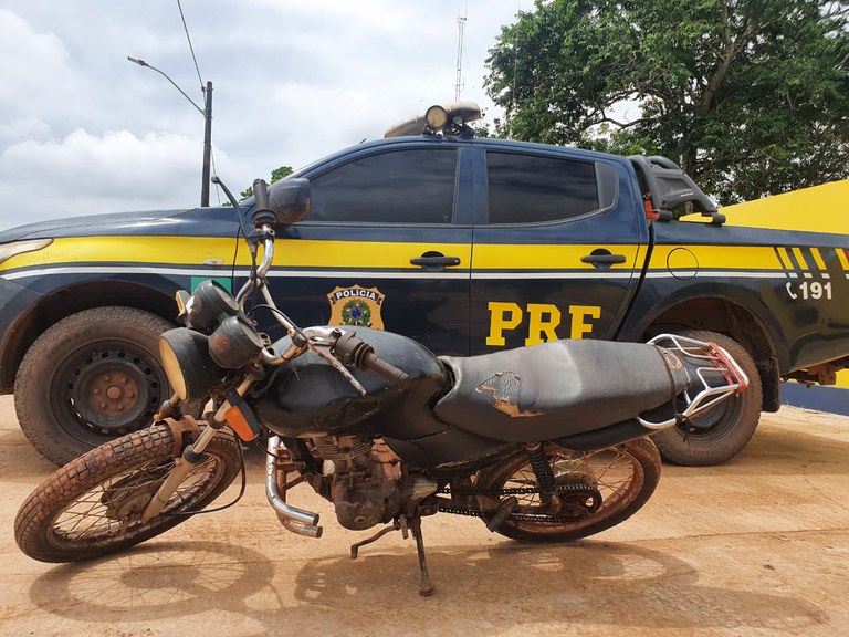 PRF apreende veículo adulterado, em Itaituba/PA