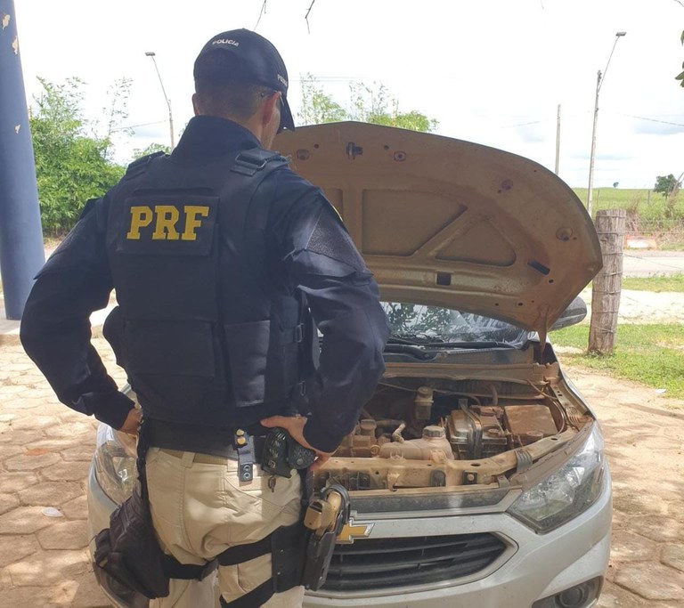 PRF recupera veículo roubado em Marabá/PA