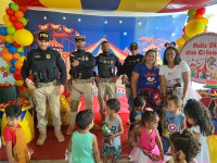 PRF realiza ação solidária em escola municipal, no município de Santarém/PA