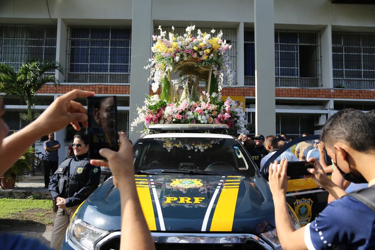 PRF realiza escolta da imagem peregrina de Nossa Senhora de Nazaré em visitas episcopais no Pará