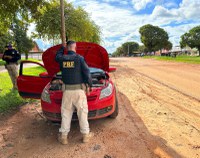 PRF recupera veículo roubado há 10 anos, em Uruará/PA