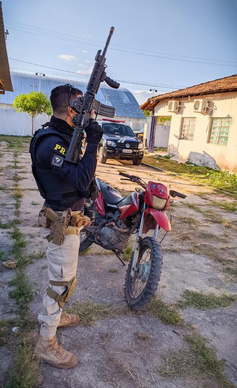 PRF recupera motocicleta roubada, em Bom Jesus do Tocantins/PA