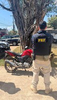 Motocicleta roubada é recuperada pela PRF durante fiscalização na BR-155 em Marabá/PA