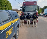 PRF recupera veículo roubado, em Uruará/PA