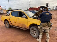 PRF recupera caminhonete roubada, em Itaituba/PA