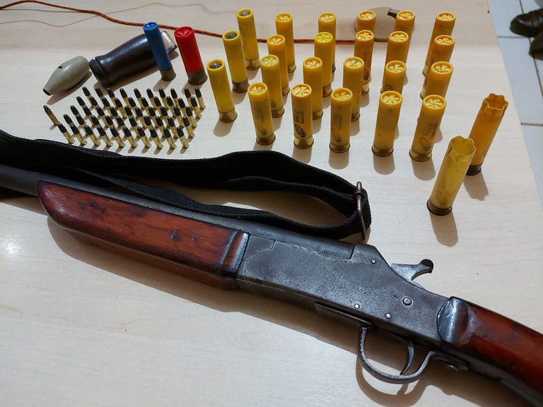 Em Uruará/PA, PRF prende homem por porte ilegal de arma.