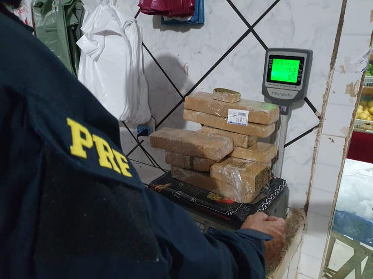 Foragido do sistema penitenciário é flagrado com 4,98 kg de maconha e 600 g de Ouro em Ipixuna do Pará/PA
