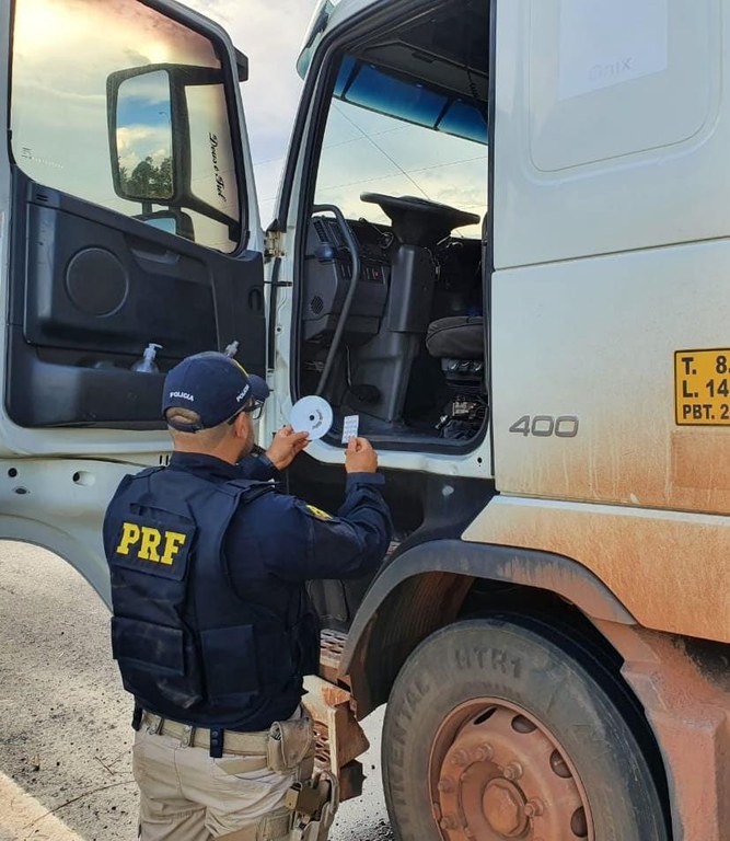 A Polícia Rodoviária Federal (PRF) apreendeu 13 comprimidos de anfetamina durante a fiscalização, no município de Altamira (PA).