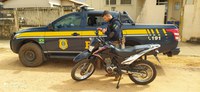 PRF apreende motocicleta adulterada e prende condutora por Receptação, em Brasil Novo/PA