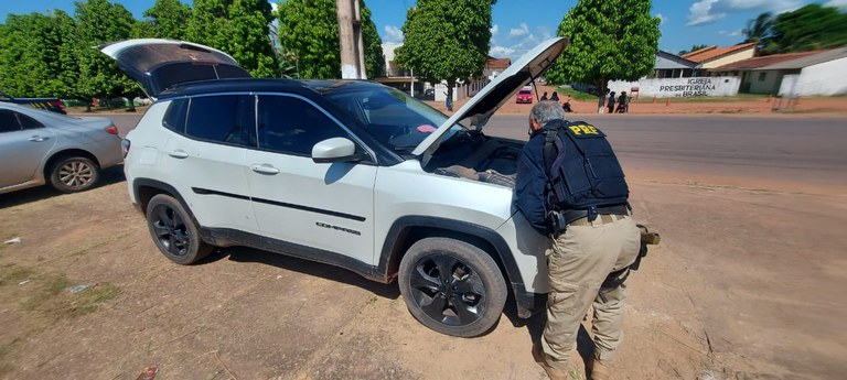 Em Itaituba/PA, a PRF recuperou veículo de luxo roubado
