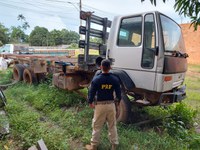 No Sudoeste do Pará, a PRF recupera 13 veículos e apreende 45 m³ de madeira