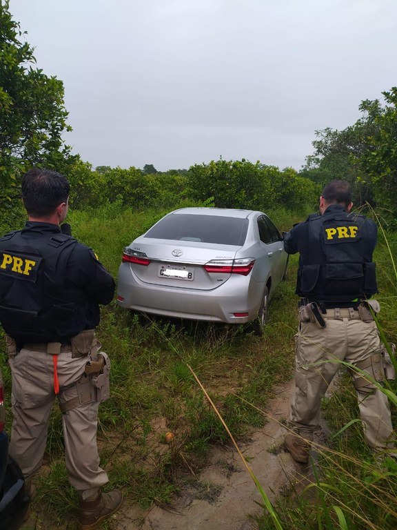 Em Capanema/PA, a PRF recupera veículo roubado em Castanhal