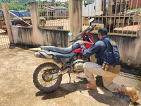 Em Trairão/PA, A PRF apreende motocicleta furtada.