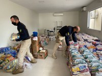 PRF na Paraíba inicia a doação de quase 16 toneladas de alimentos arrecadados durante a Campanha Estrada Solidária