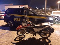 Motocicleta roubada há 3 anos é recuperada pela PRF na Paraíba