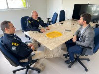 Superintendente da PRF na Paraíba recebe visita do Deputado Michel Henrique