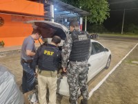 PRF na Paraíba prende duas pessoas e recupera motocicleta adulterada