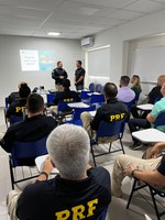 Equipe da PRF na Paraíba recebe palestra inspiradora do ex-atleta olímpico Kaio Márcio