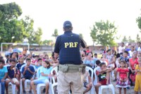 PRF realiza mais um Dia das Crianças solidário em Barra de Camaratuba-PB