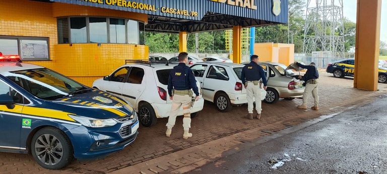 Maconha em 3 veículos Cascavel