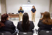 PRF Paraná realiza palestra sobre violência de gênero e assédio