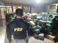 PRF apreende mais de 14 toneladas de maconha na divisa Paraná-São Paulo