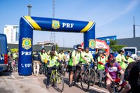 PRF Paraná realiza passeio ciclístico gratuito no dia mundial sem carro