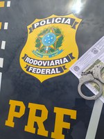 Homem vai à delegacia da PRF imprimir declaração de acidente e acaba preso por roubo