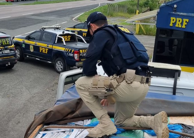 Prf Apreende 100 Mil Maços De Cigarros Contrabandeados No Paraná — Polícia Rodoviária Federal