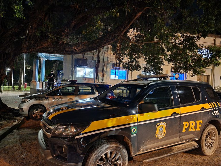 Adolescentes saem de abrigo e são resgatadas na BR 232, na Zona Oeste do Recife.jpg