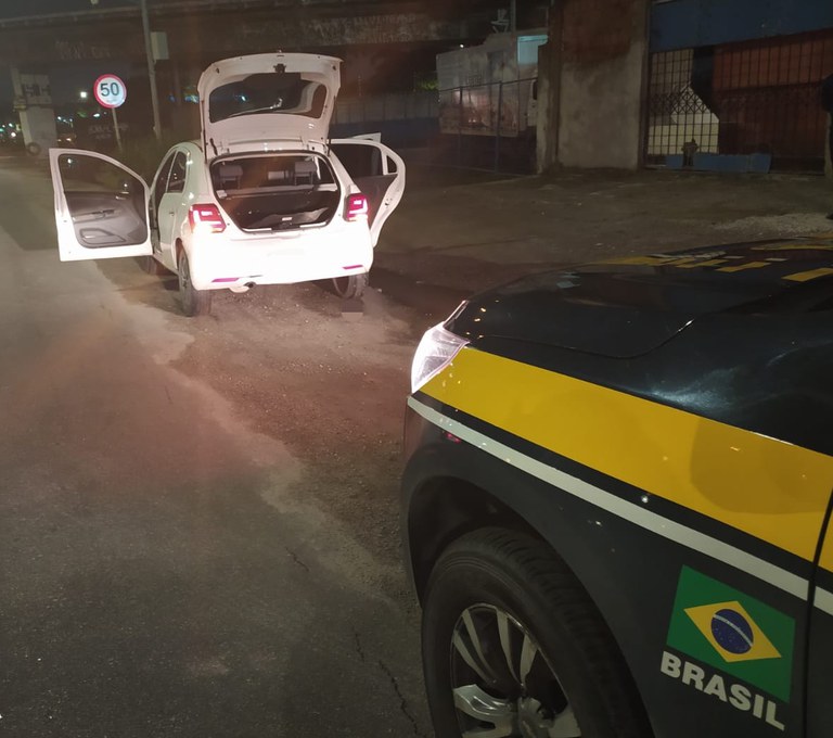 Carro roubado há mais de dois anos em Camaragibe é recuperado no Recife