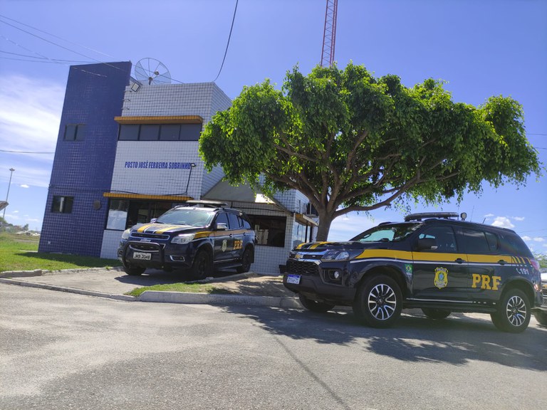 Caminhão roubado é recuperado no dia seguinte pela PRF em São Caetano