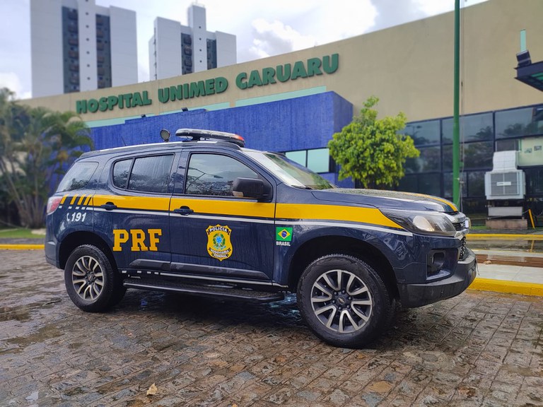 PRF escolta gestante em trabalho de parto de Toritama até Caruaru