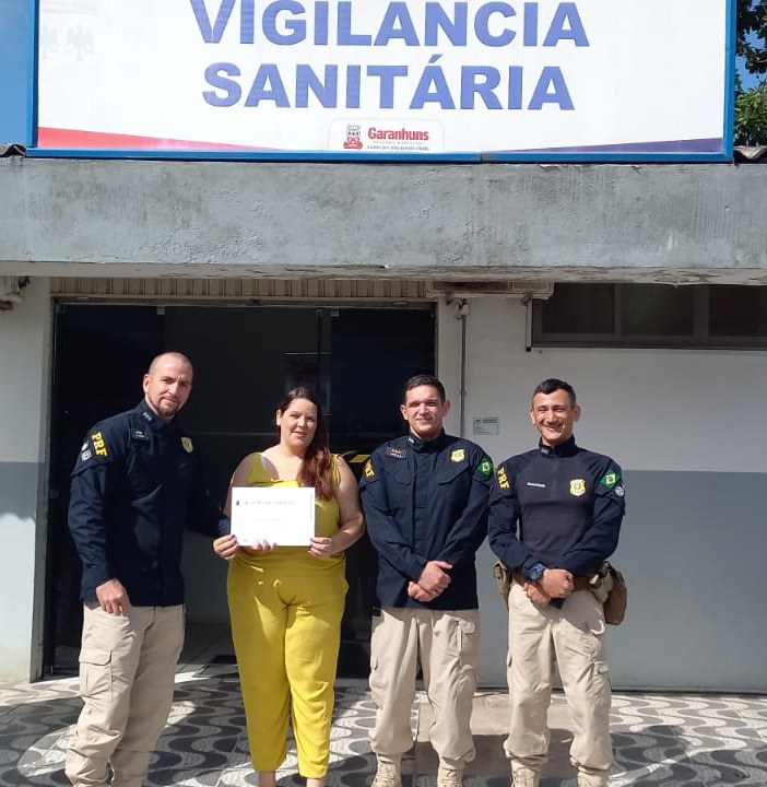 PRF realiza visita à Vigilância Sanitária em Garanhuns