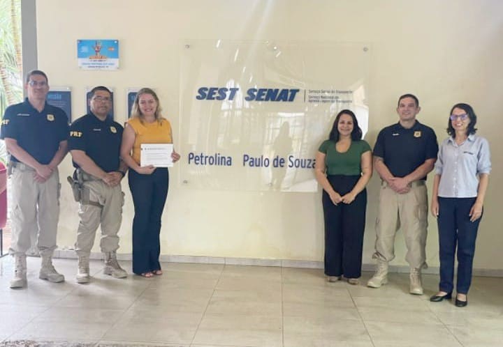 PRF realiza visita ao SEST SENAT em Petrolina