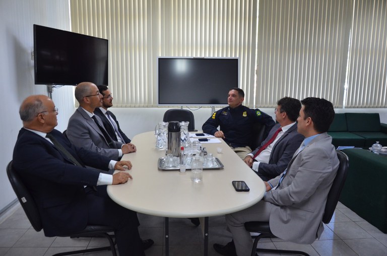 PRF recebe visita do superintendente da Polícia Federal em Pernambuco