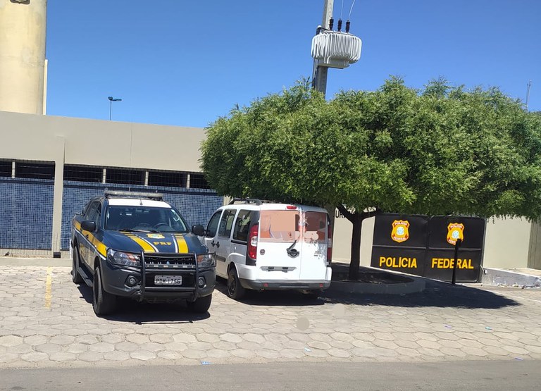 Operação Eleições: PRF detém motorista por suspeita de transporte ilegal de eleitores em Salgueiro