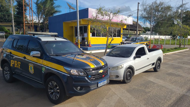 Caminhonete roubada em Pesqueira é recuperada pela PRF em Garanhuns