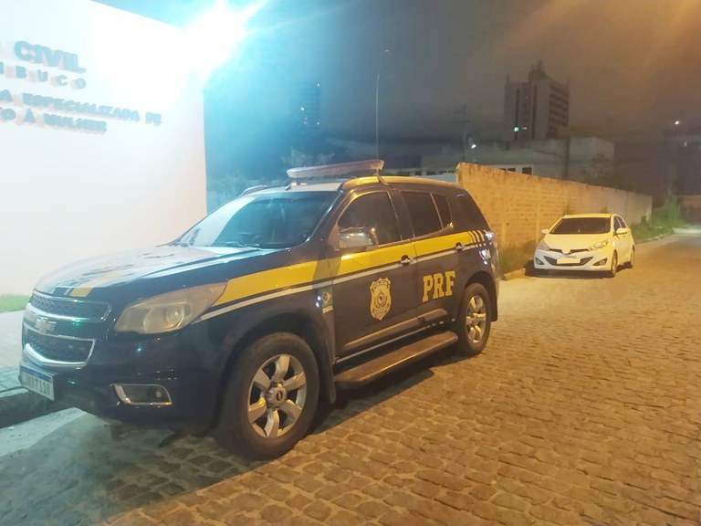 Motorista alcoolizado e suspeito de agredir esposa é detido pela PRF em Bezerros