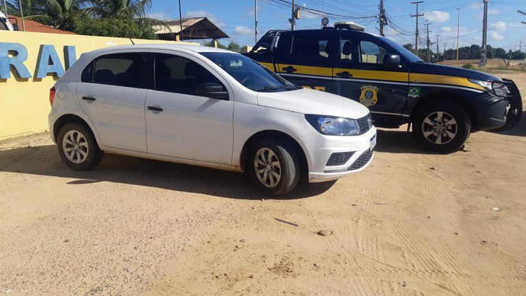 Veículo com registro de roubo em Brasília/DF é recuperado pela PRF em Petrolina