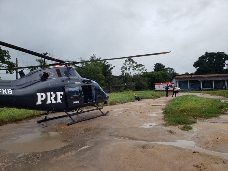 Homem com traumatismo-craniano é resgatado de helicóptero pela PRF e SAMU em Aldeia
